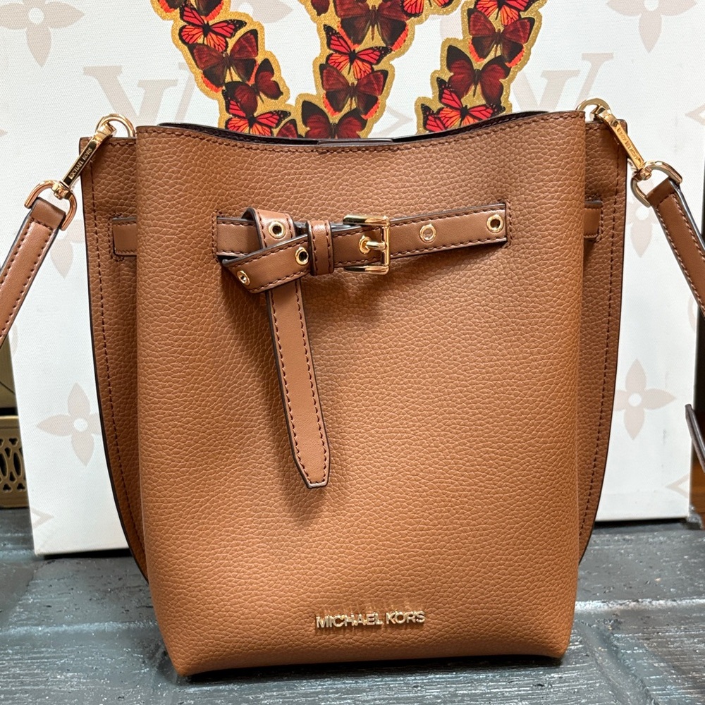 Michael Kors Emilia Small Bucket Bag Messenger Leather Luggage